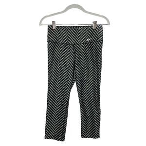 Nike Chevron Capri Leggings Size XS Legend 2.0 Training Dri-Fit Athletic Zig Zag